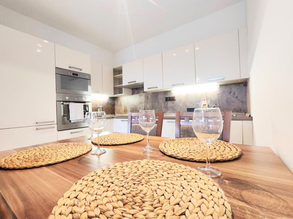 Mills - Free Parking - Balcony With City View - Close To Nivy Mall Bratislava Exterior foto